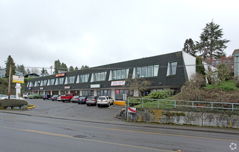 More Photos Of 1014 Bay St, Port Orchard Storefront Retail Office For Lease