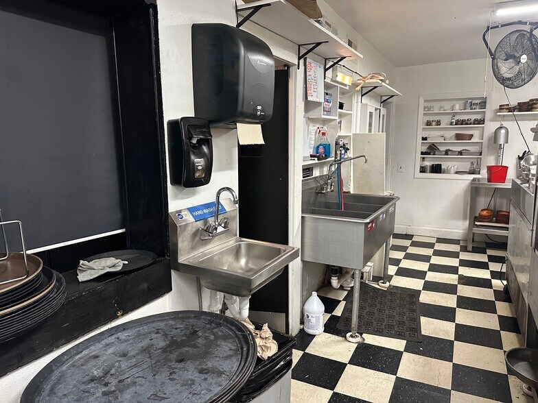 More Photos Of 131 Church St, Granville Specialty For Sale
