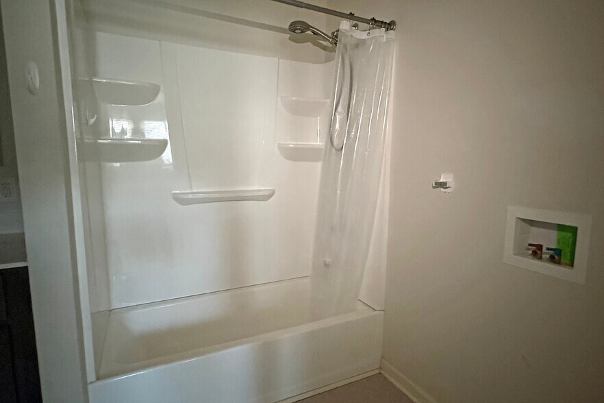 More Photos Of 103 N High St, Franklin Office Residential For Sale