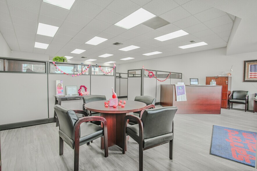 More Photos Of 1824 26th St, Snyder Office For Sale