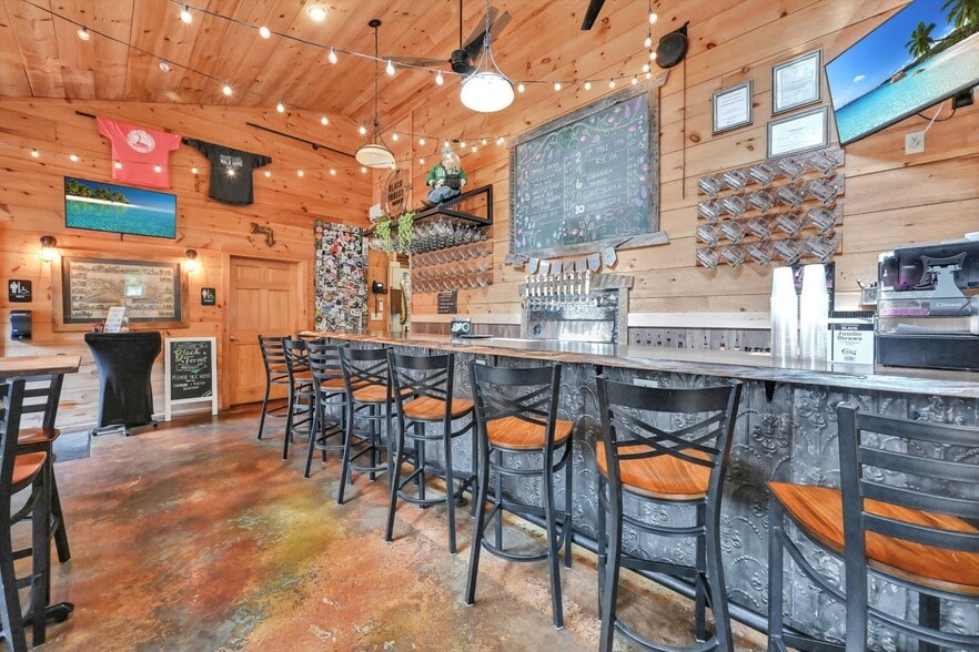 More Photos Of 301 W Main St, Ephrata Hospitality For Sale