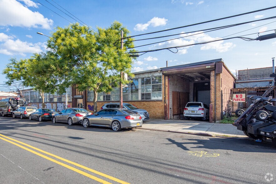 More Photos Of 54-18 37th Ave, Woodside Warehouse For Sale