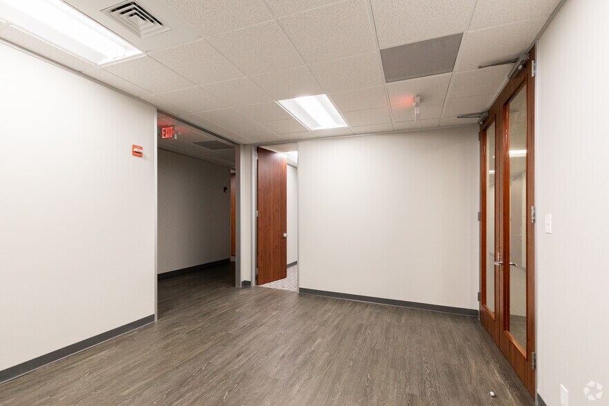 More Photos Of 16420 Park Ten Place Dr, Houston Office Residential For Lease