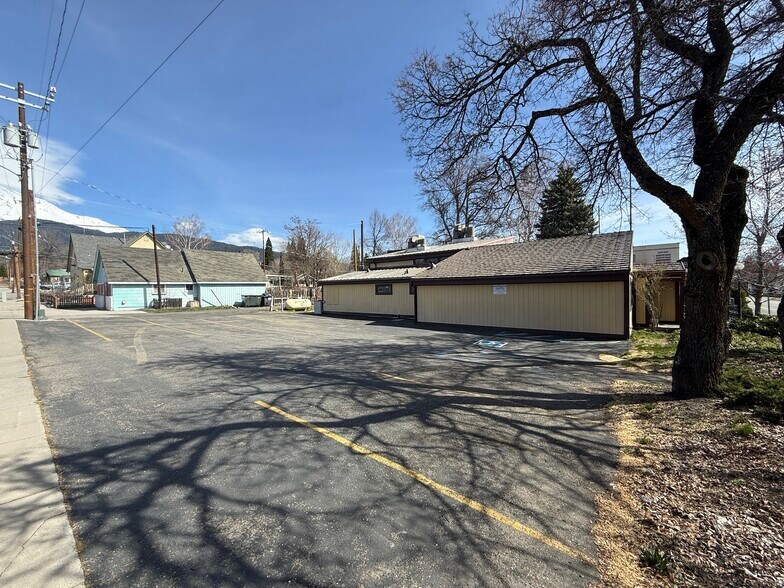 More Photos Of 520 N Mount Shasta Blvd, Mount Shasta General Retail For Sale