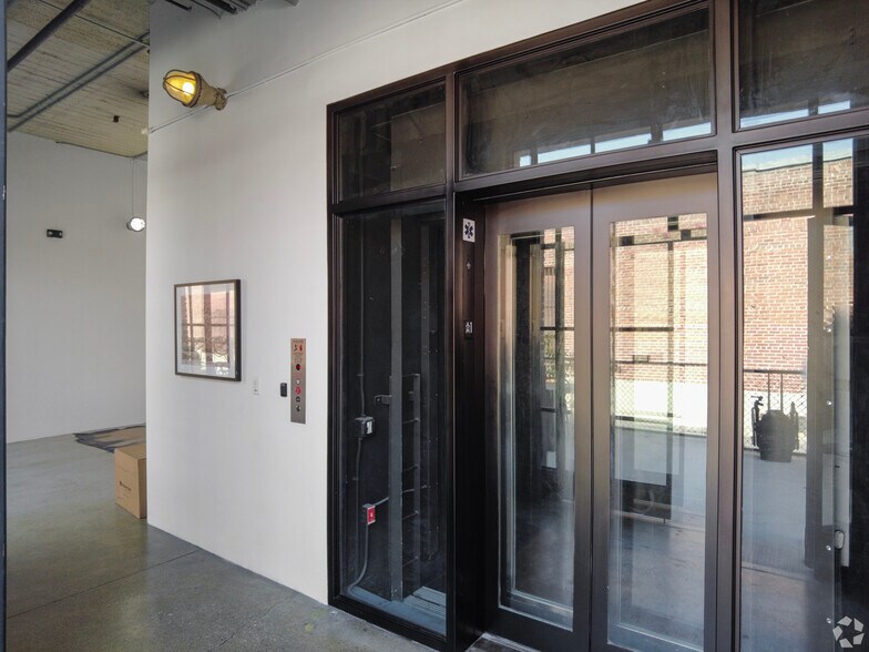 More Photos Of 1451 E 4th St, Los Angeles Office For Lease
