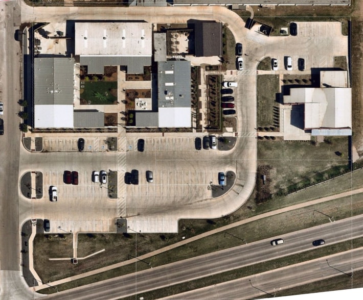 More Photos Of 129 W 2nd St, Edmond Unknown For Lease