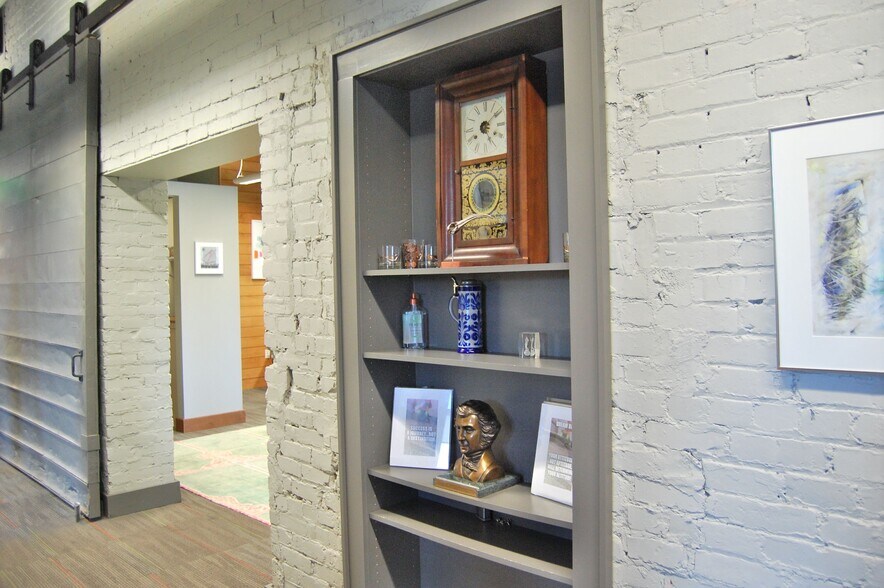 More Photos Of 201 W Main St, Chattanooga Office Residential For Sale