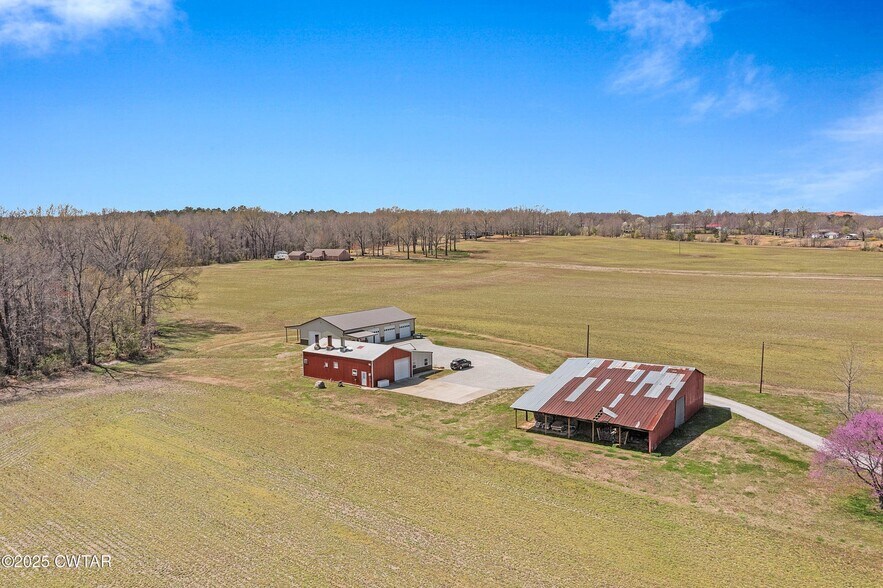 More Photos Of 692 Boone Ln, Jackson Light Distribution For Sale