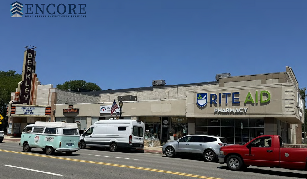 Primary Photo Of 2960-2980 12 Mile Rd, Berkley Supermarket For Sale