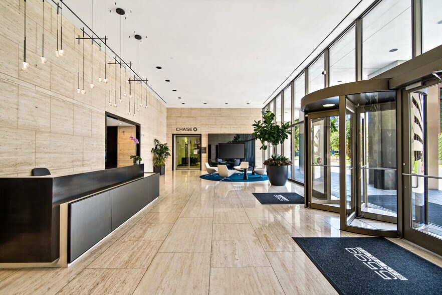 More Photos Of 5599 San Felipe St, Houston Office For Sale