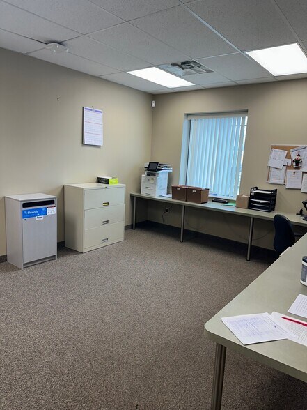 More Photos Of 5858 Snyder Dr, Lockport Medical For Lease