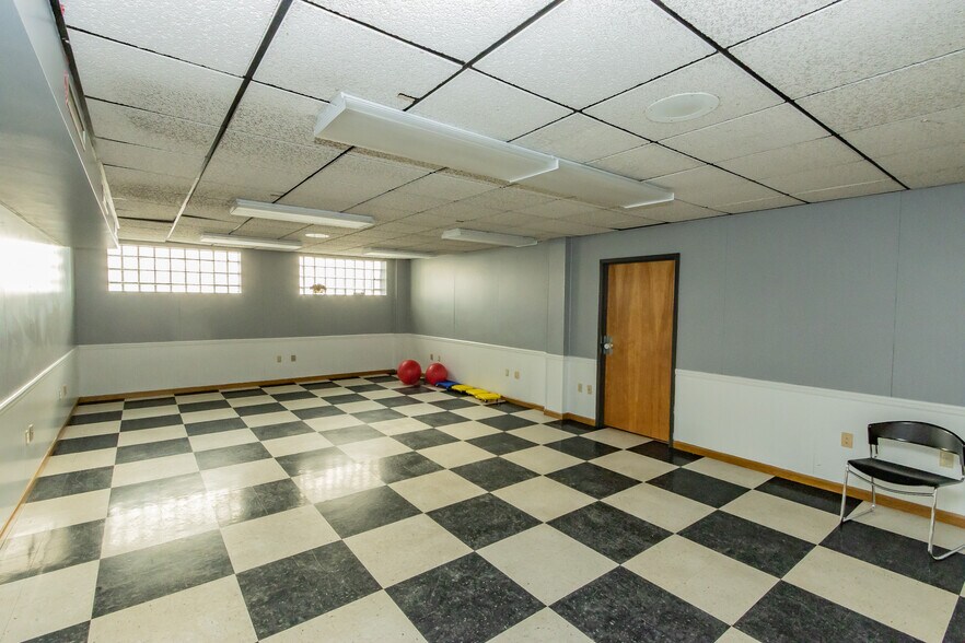 More Photos Of 201 N Jefferson St, Kittanning Medical For Sale