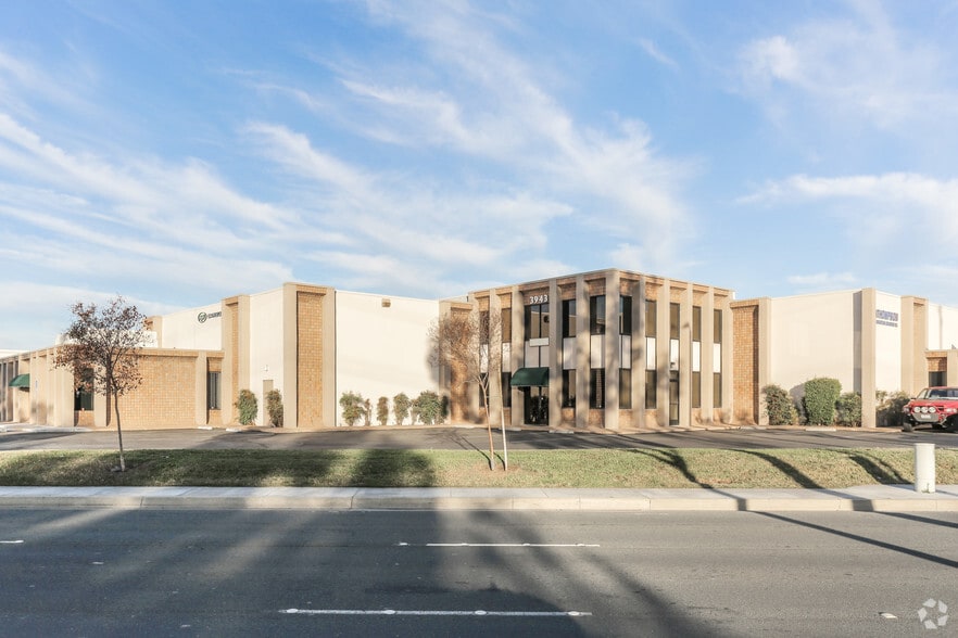 More Photos Of 3911-3921 E La Palma Ave, Anaheim Unknown For Lease