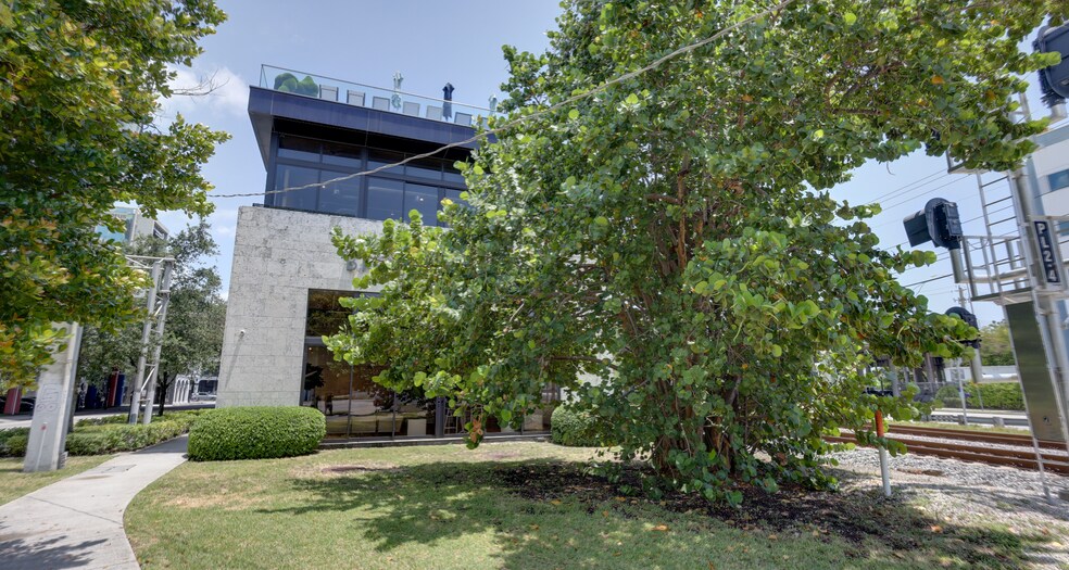 More Photos Of 3625 NE 2nd Ave, Miami Storefront For Lease