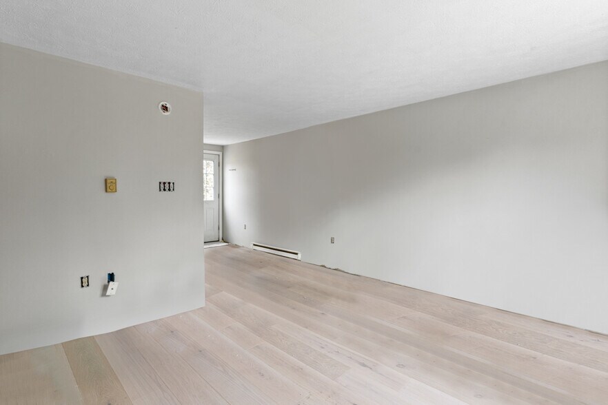 More Photos Of , Hollis Center Unknown For Sale