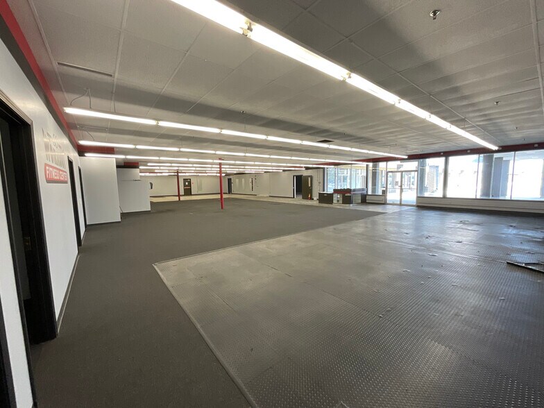 More Photos Of Brookwood Dr @ US 30, New Haven Unknown For Lease