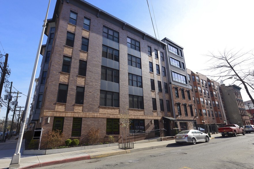 662 1st St, Hoboken, NJ 07030 MultiFamily For Lease