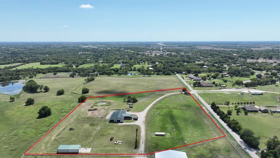 More Photos Of 1253 N Hill St, Van Alstyne Light Distribution For Sale