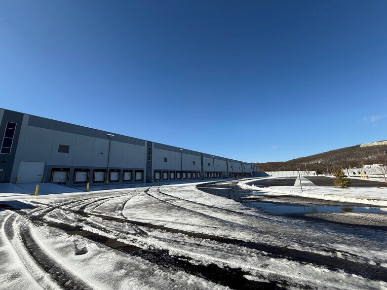 More Photos Of 201 Tabor Rd, Morris Plains Unknown For Lease