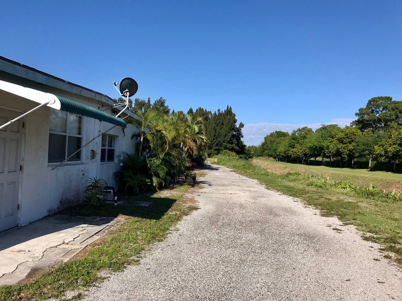 More Photos Of 6117 Lawrence Rd, Lake Worth Warehouse For Sale