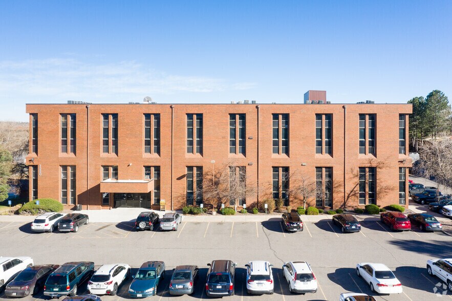 More Photos Of 7220 W Jefferson Ave, Lakewood Office For Lease