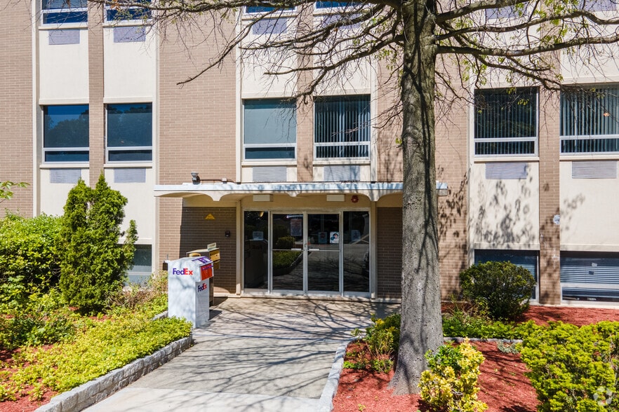 More Photos Of 580 Sylvan Ave, Englewood Cliffs Office For Lease