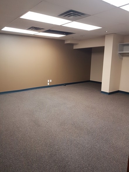 More Photos Of 8920 118 Av NW, Edmonton Apartments For Lease