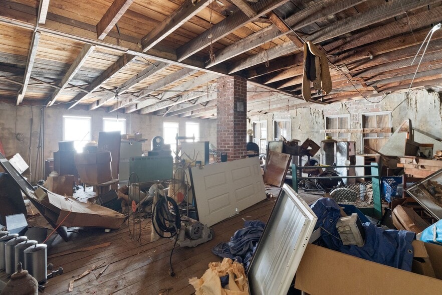 More Photos Of 9240 Elk Run Rd, Catlett Specialty For Sale