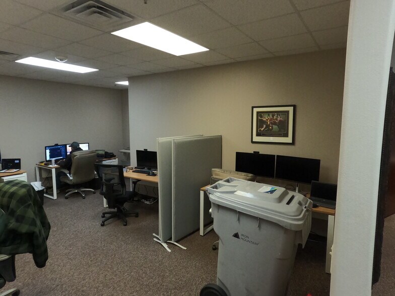 More Photos Of 6570 Naaman Forest Blvd, Garland Coworking Space