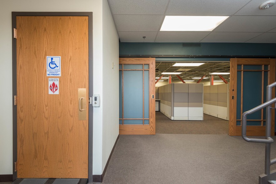 More Photos Of 1992 Saint St, Richland Flex For Sale