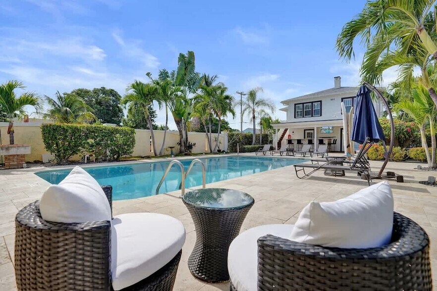 More Photos Of 905 N Federal Hwy, Lake Worth Beach Hotel For Sale