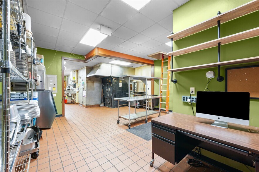 More Photos Of 201 N Broadway Ave, Urbana Restaurant For Sale