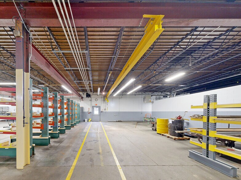 More Photos Of 2505 Avonia Rd, Fairview Warehouse For Lease