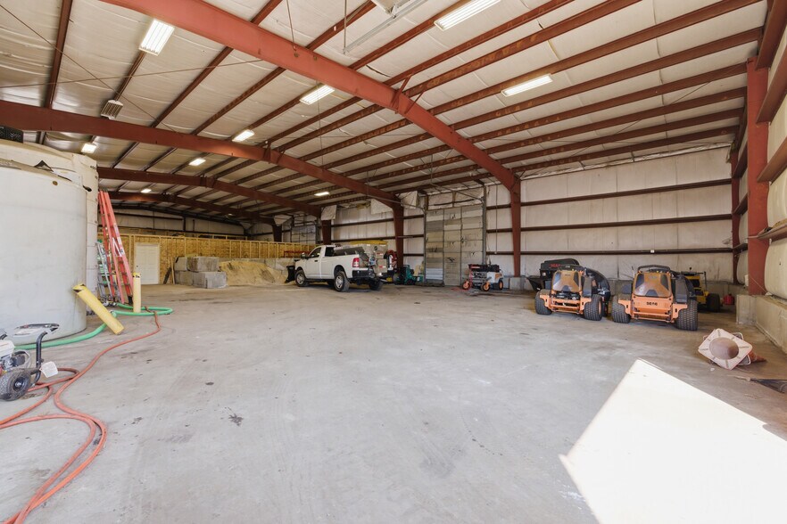 More Photos Of 11 Tyler Dr, North Franklin Showroom For Sale