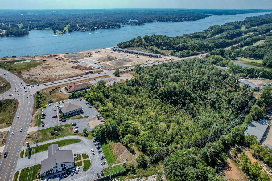 More Photos Of 109 Horseshoe Bend Pky, Lake Ozark Office For Sale