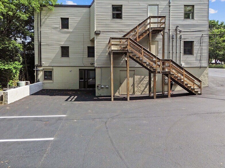 More Photos Of 143 Silver St, Waterville Office For Lease