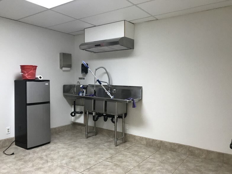 More Photos Of 405 S 100 E, Pleasant Grove Office For Lease