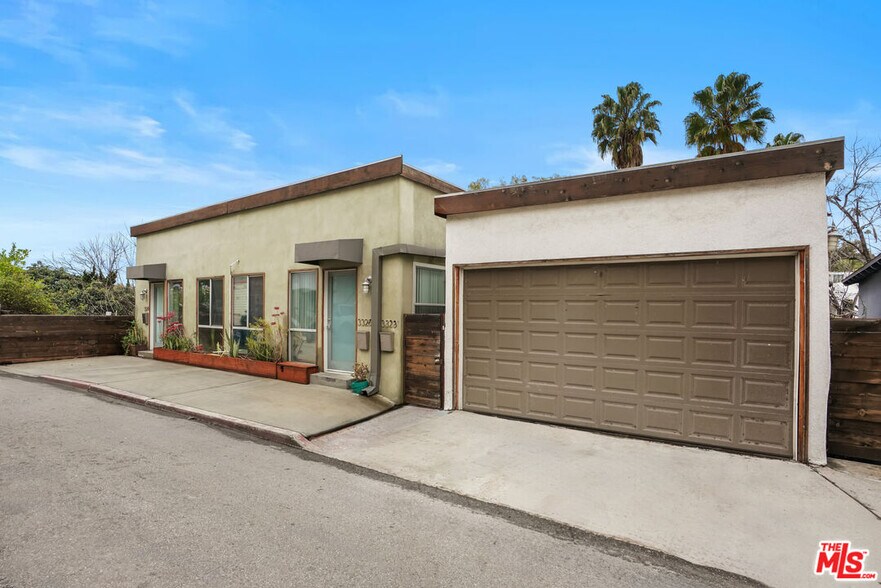 More Photos Of 3324 Hamilton Way, Los Angeles Apartments For Sale