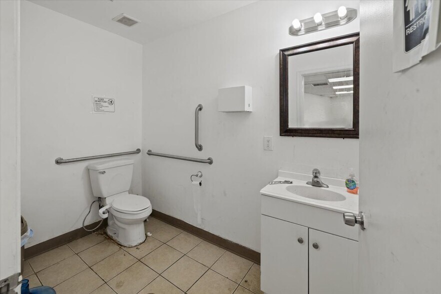 More Photos Of 4379 Route 130, Edgewater Park Auto Repair For Lease