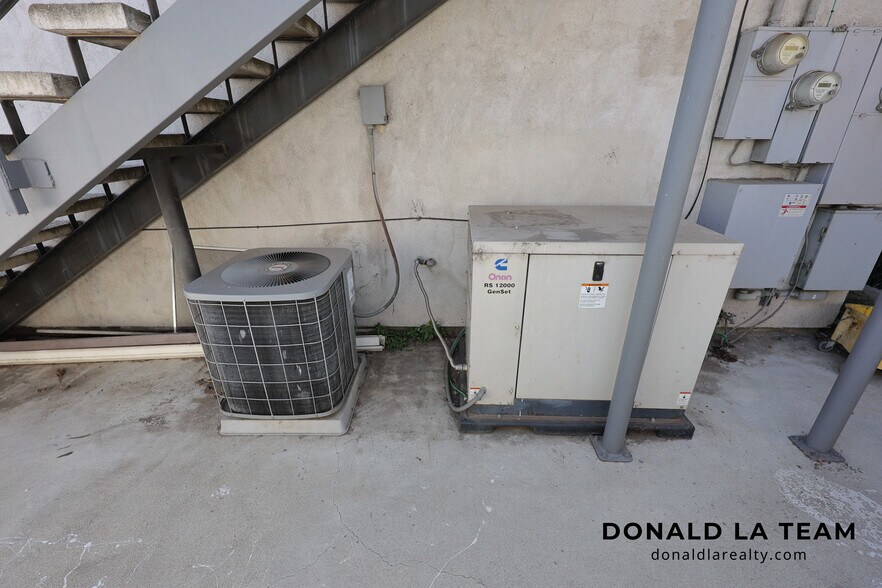 More Photos Of 3583 E 1st St, Los Angeles Office For Sale