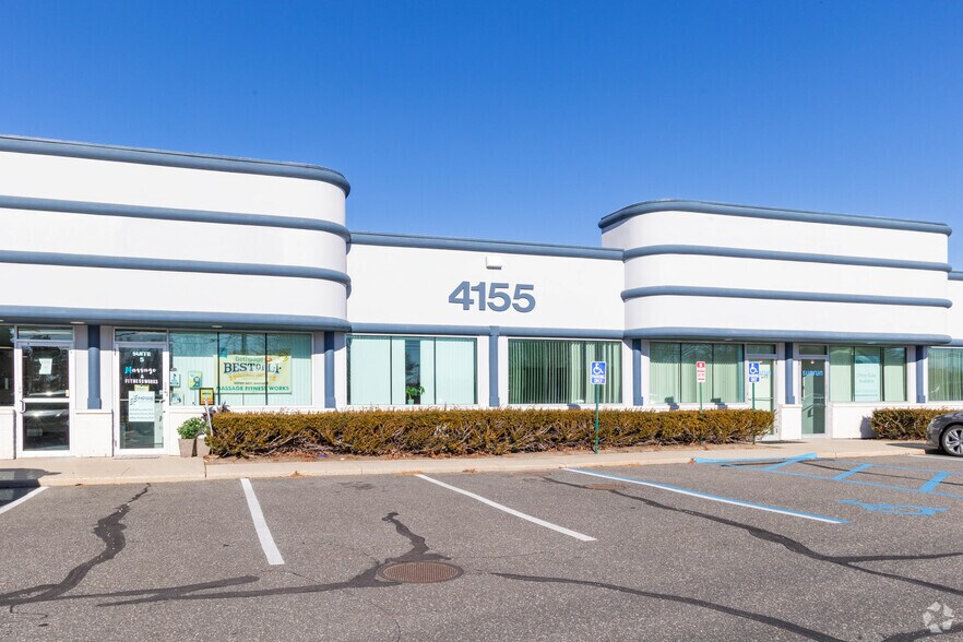 More Photos Of 4155 Veterans Memorial Hwy, Ronkonkoma Office For Lease