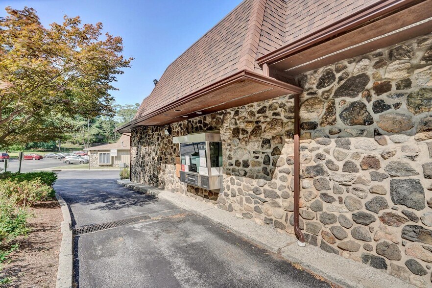 More Photos Of 1 Baltic Pl, Croton On Hudson Storefront Retail Office For Sale