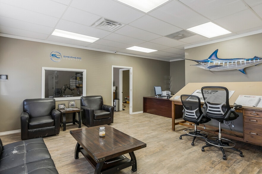 More Photos Of 6636 Canyon Dr, Amarillo Warehouse For Sale