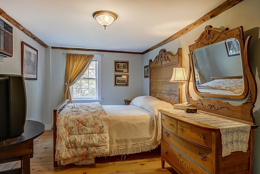 More Photos Of 4115 Old Post Rd, Charlestown Hotel For Sale