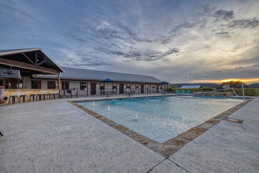 More Photos Of 16 Mountain Laurel Ln, Concan Hospitality For Sale