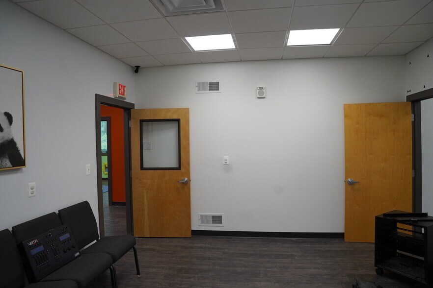 More Photos Of 7595 Martinsburg Pike, Shepherdstown Office For Sale