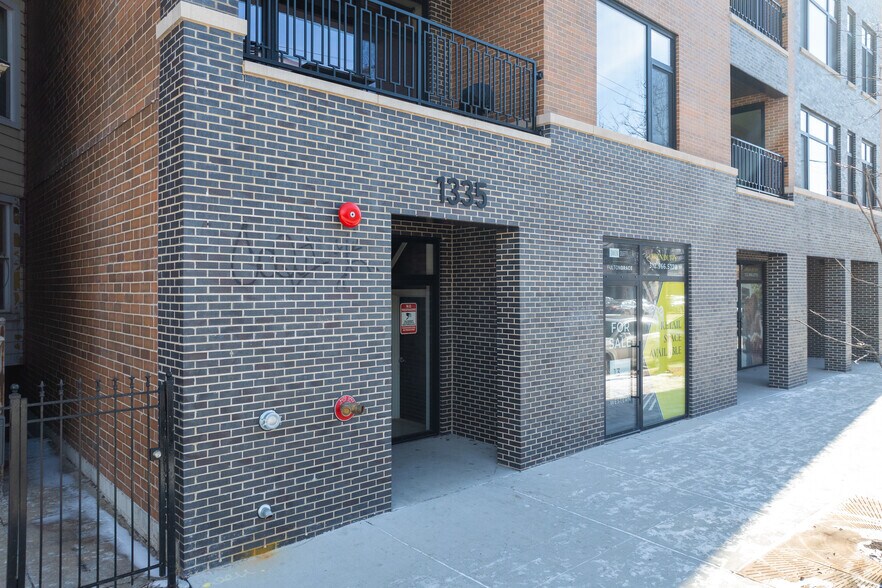 More Photos Of 1335 N Western Ave, Chicago Apartments For Sale