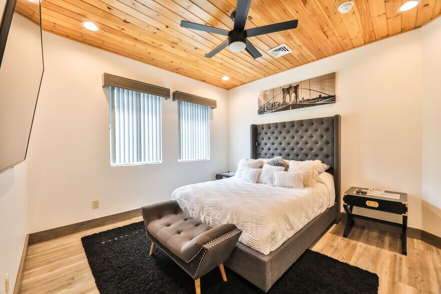 More Photos Of 19 Palsgraf Ct., Elka Park Showroom For Sale