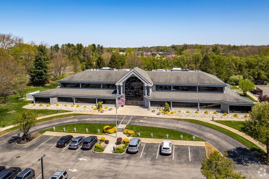 More Photos Of 500 Craig Rd, Manalapan Township Office For Lease