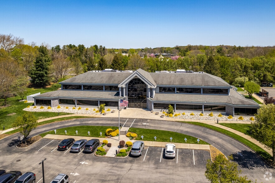 More Photos Of 500 Craig Rd, Manalapan Township Office For Lease